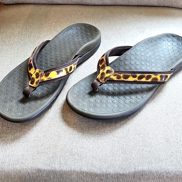 VIONIC | ORTHAHEEL TIDE II | BROWN LEOPARD THONGS SZ 10 - Picture 1 of 6